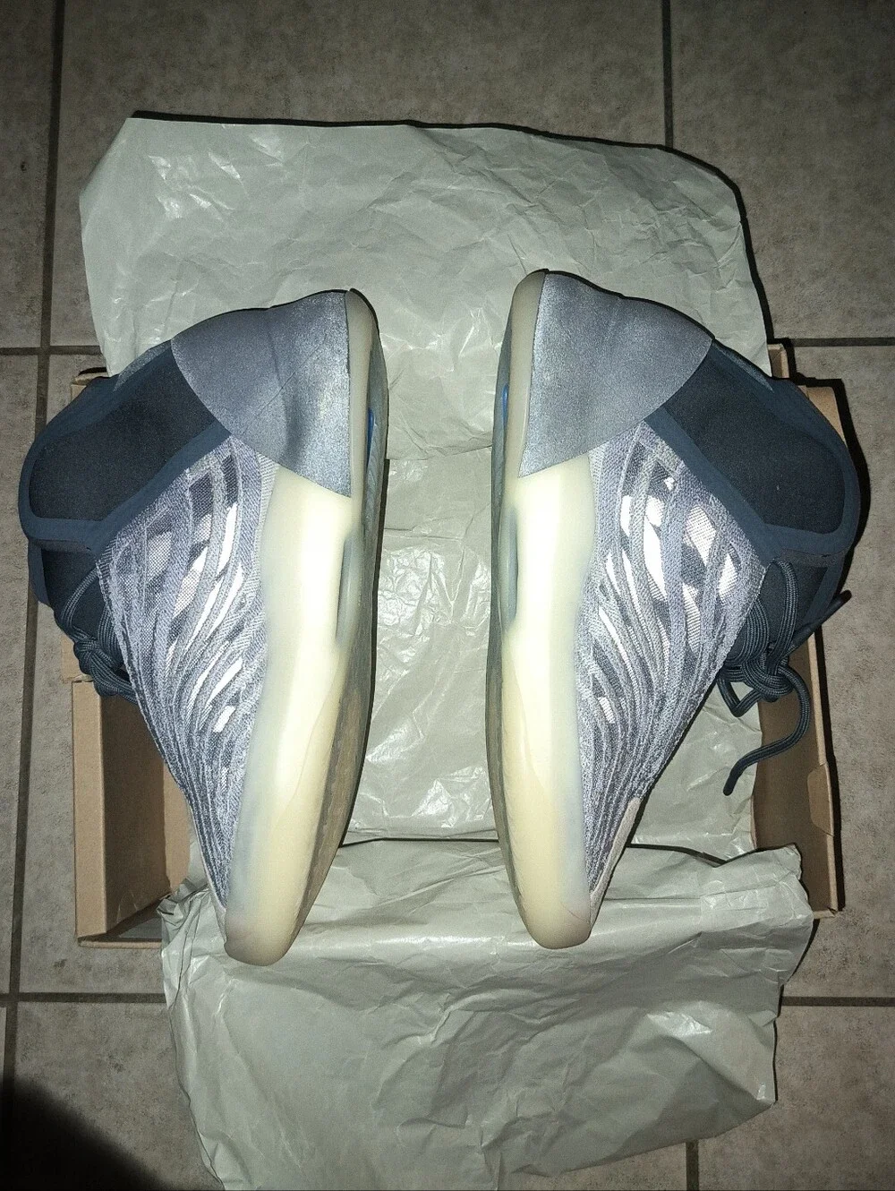 Adidas Yeezy QNTM Mono Carbon Size 10 M Slate Blue and Light Gray Brand New